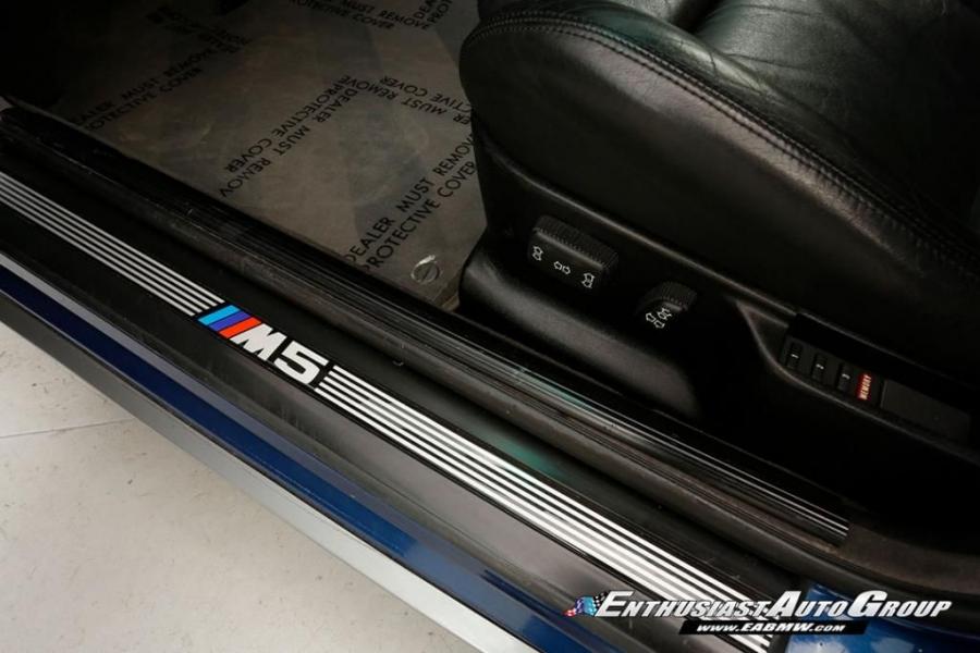 Детали интерьера BMW M5 Touring (Avus Blue) (WBSHJ91070BL01767) (E34) 1994 года  (фото 90 из 100)